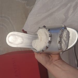 VALENTINO GARAVANI SILVER MULES CLEAR WEDGE 37